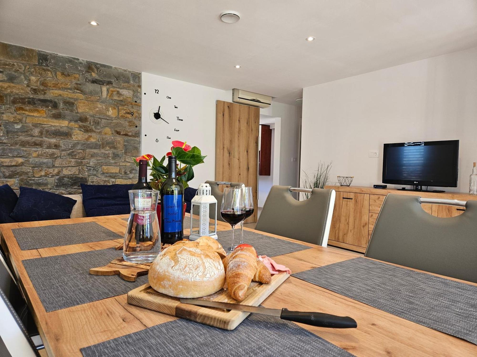 Casa Miranda - Family Comfort In A Quiet Area, Near The Sea, With Bbq And Free Parking Zgornje Skofije Exterior photo